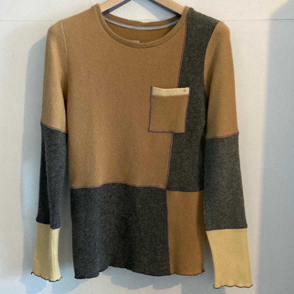 Burning Torch Cashmere Sweater NWOT gray camel Med